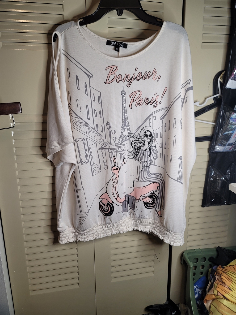 Love+Luxe Cream Bonjour Paris Graphic Tunic